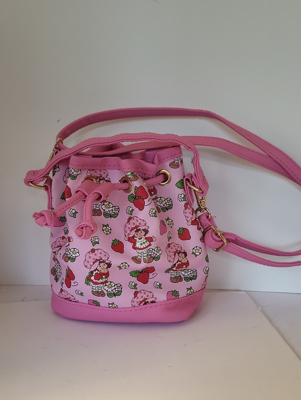 Pink Strawberry Shortcake Print Drawstring Mini Bucket Bag